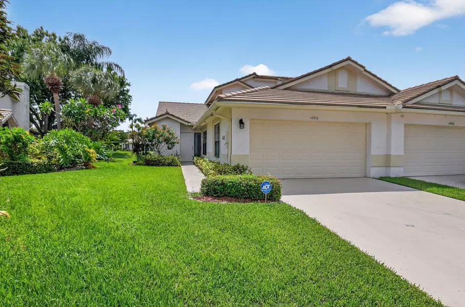 10916 S Stafford CIR, Boynton Beach, FL 33436