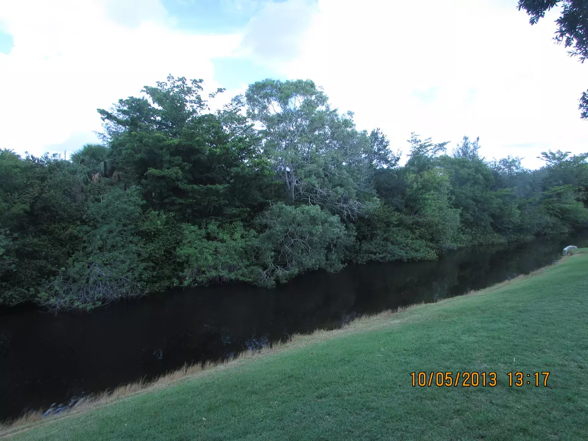 West Palm Beach, FL 33411,1141 Lake Victoria DR F