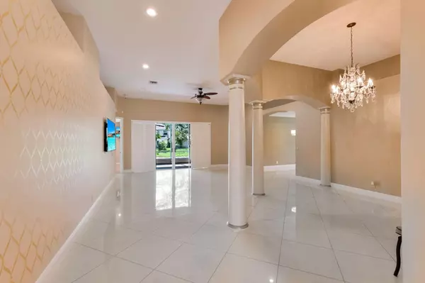 Boca Raton, FL 33428,12372 Cascades Pointe DR