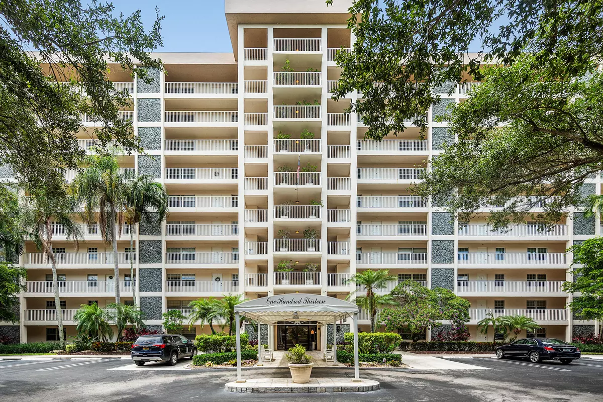 Pompano Beach, FL 33069,3520 Oaks WAY 1004