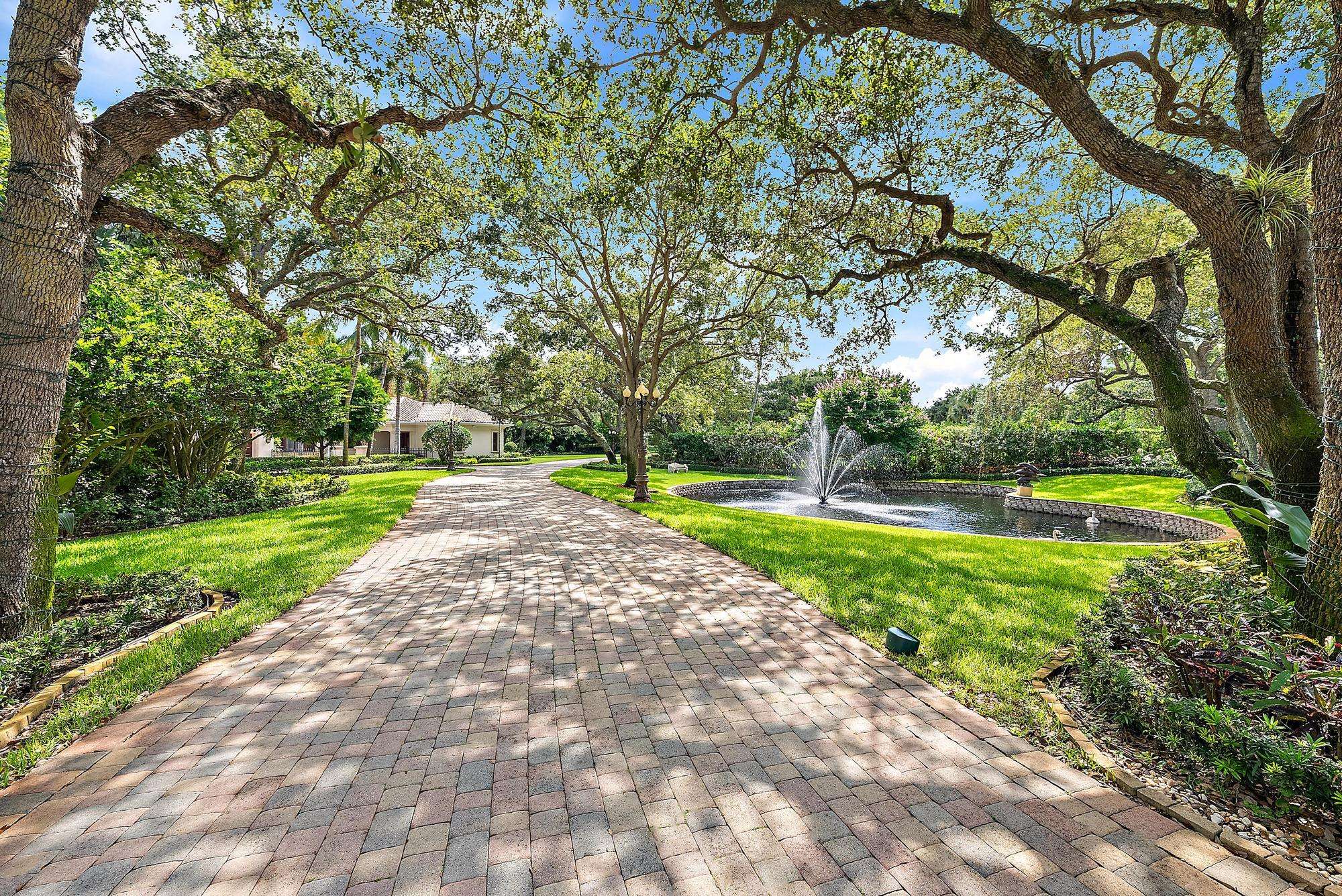 Palm Beach Gardens, FL 33410,2330 Seven Oaks LN