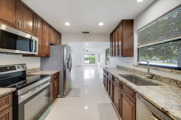 1981 Holman DR 1, North Palm Beach, FL 33408