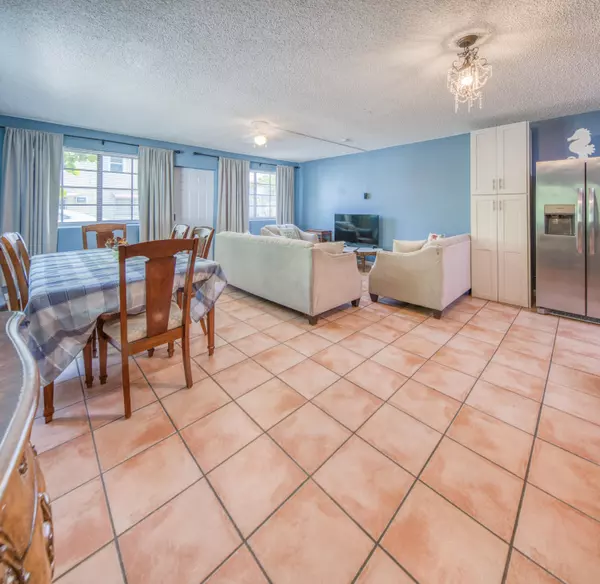 Lake Worth Beach, FL 33460,622 N 10th AVE 622