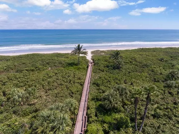 Hutchinson Island, FL 34949,3150 N Highway A1a 101
