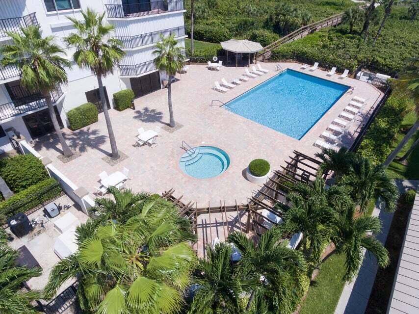 Hutchinson Island, FL 34949,3150 N Highway A1a 101