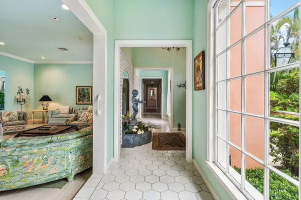 Jupiter Island, FL 33455,34 Gomez RD