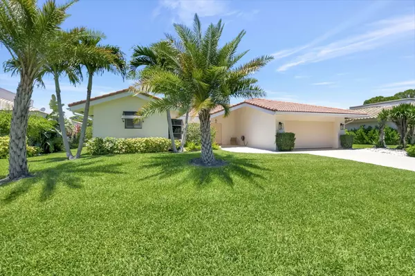 Delray Beach, FL 33445,902 Foxpointe CIR