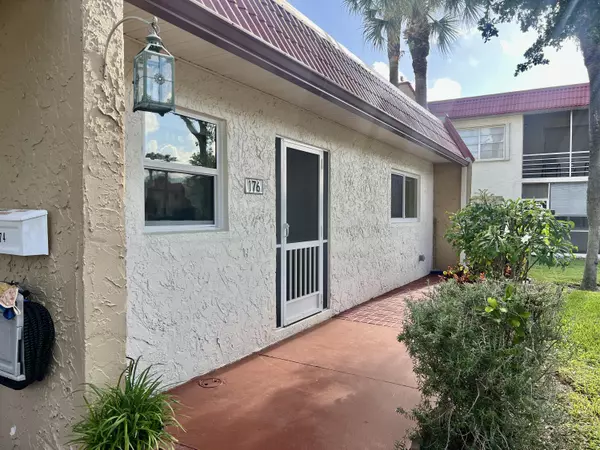 West Palm Beach, FL 33411,176 Lake Evelyn DR