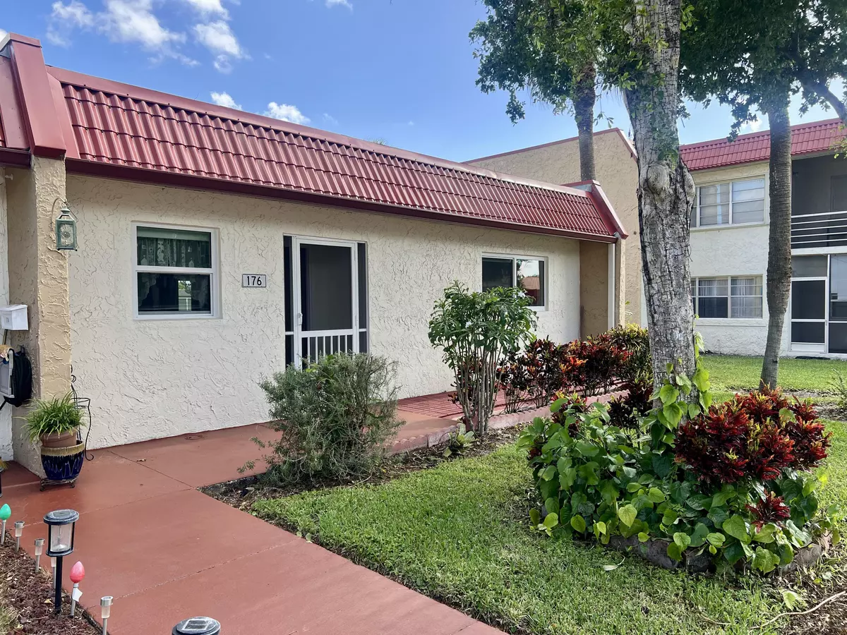 West Palm Beach, FL 33411,176 Lake Evelyn DR
