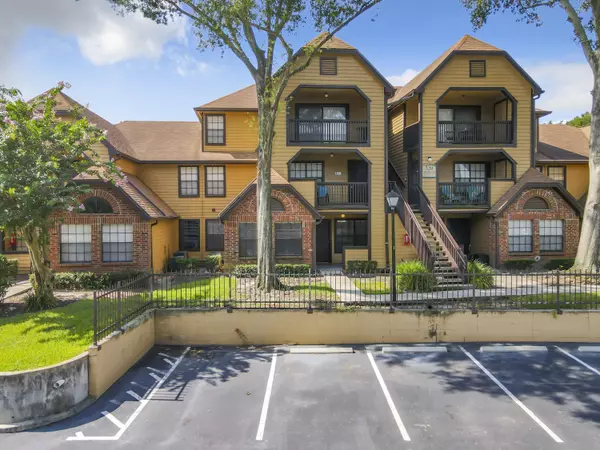 Altamonte Springs, FL 32701,320 Forestway CIR 102