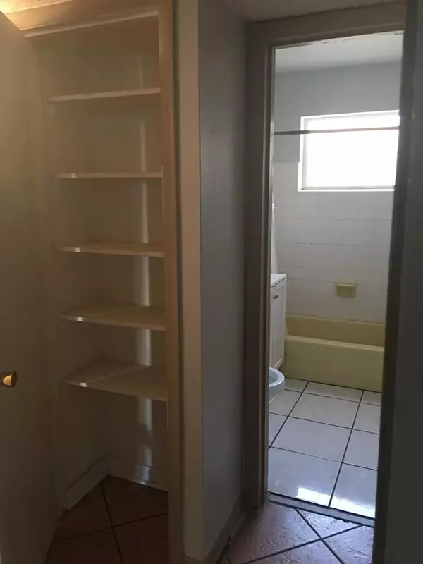 Port Saint Lucie, FL 34983,121 SE Bonita CT