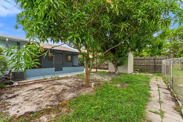 West Palm Beach, FL 33415,911 W Sumter RD