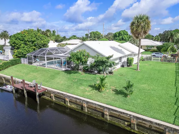 Boca Raton, FL 33486,772 Apple Tree LN