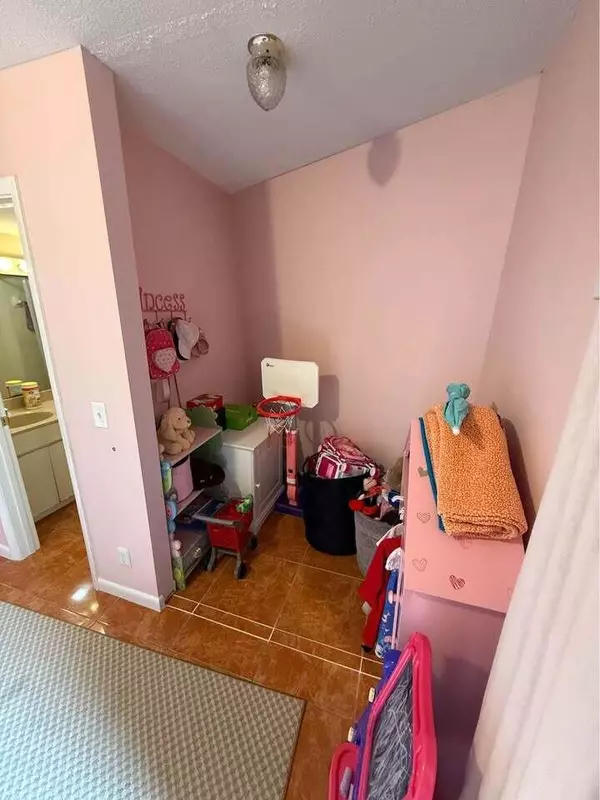 West Palm Beach, FL 33406,3830 Victoria DR