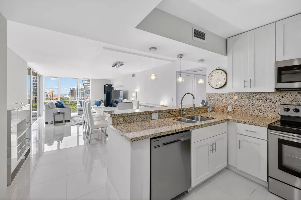 Aventura, FL 33180,20335 W Country Club DR 909