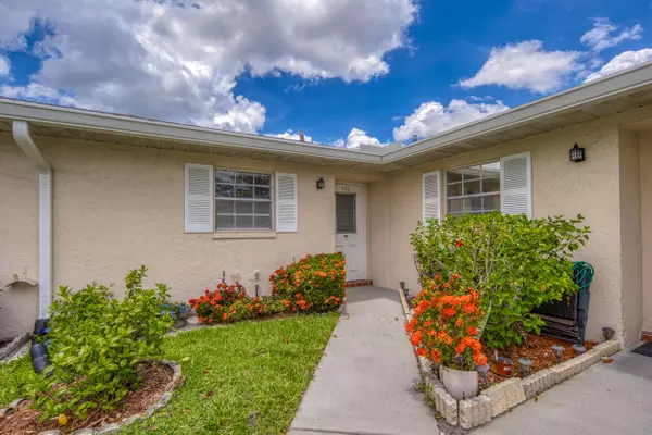 445 Franconia CIR, Lake Worth, FL 33467