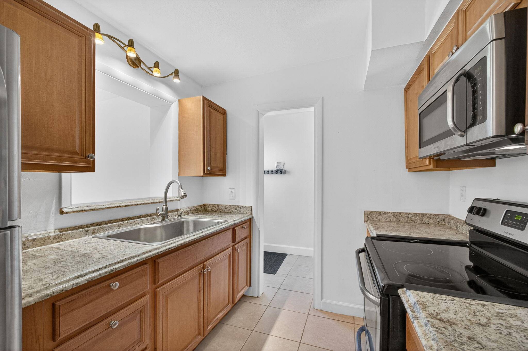 Jupiter, FL 33458,1007 W Hawie ST