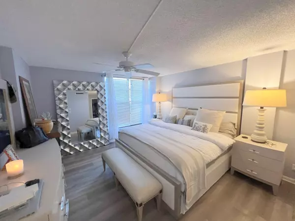 Boca Raton, FL 33432,1 Royal Palm WAY 305