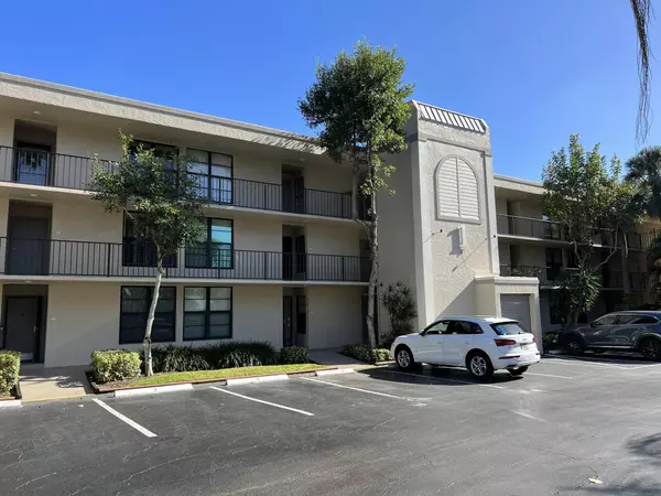Boca Raton, FL 33432,1 Royal Palm WAY 305