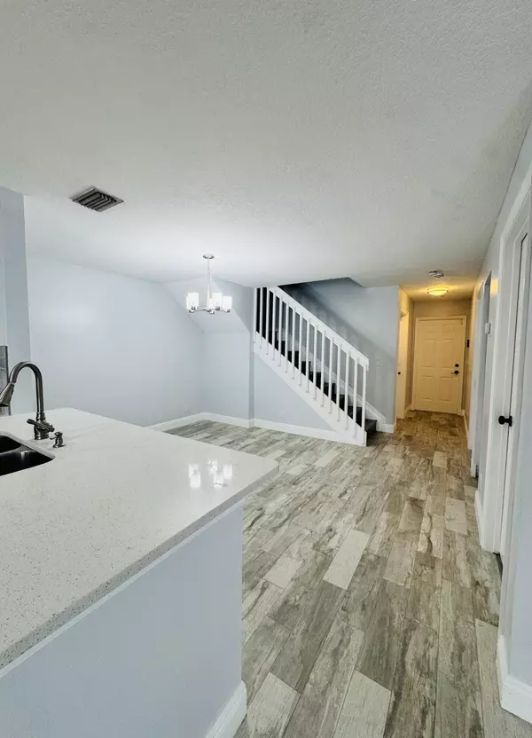 Royal Palm Beach, FL 33411,77 Fairway LN