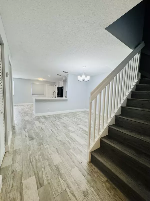 Royal Palm Beach, FL 33411,77 Fairway LN