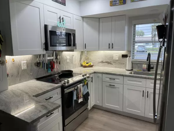 West Palm Beach, FL 33415,2864 E Crosley DR A