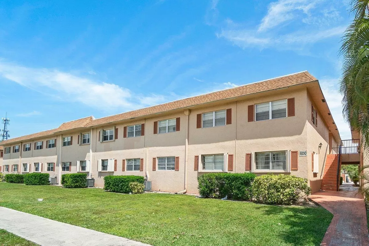 Boca Raton, FL 33432,600 SW 2nd 2390 AVE 2390