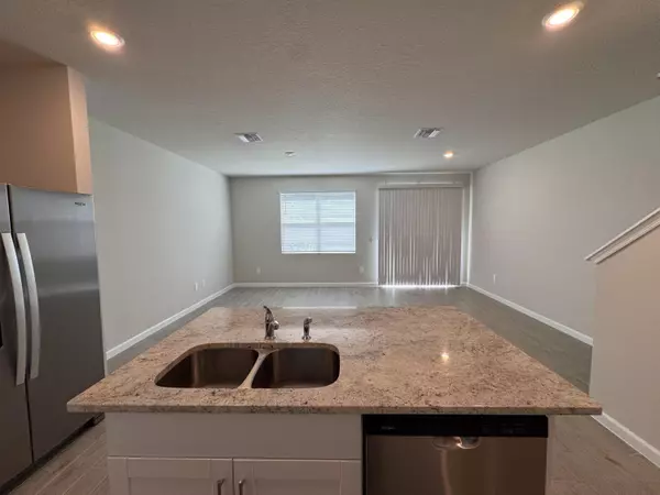 Fort Pierce, FL 34982,496 Salisbury CIR