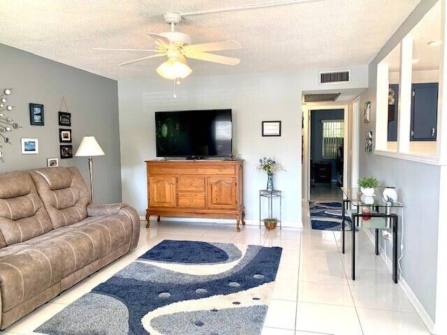West Palm Beach, FL 33417,106 Hastings G