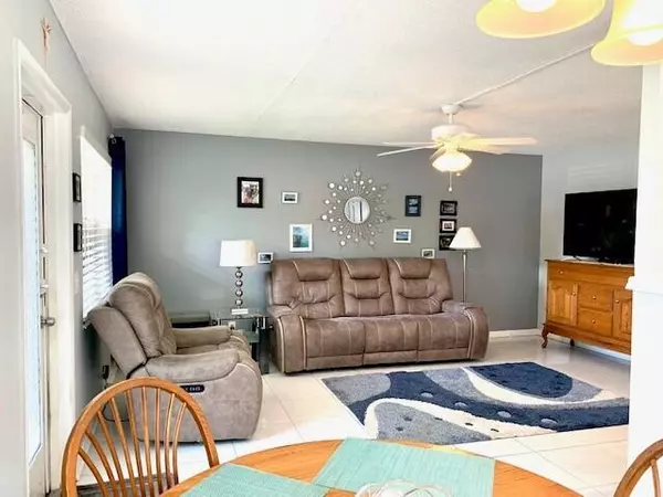 West Palm Beach, FL 33417,106 Hastings G