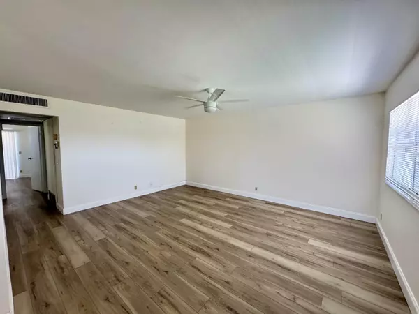 Delray Beach, FL 33446,460 Saxony J