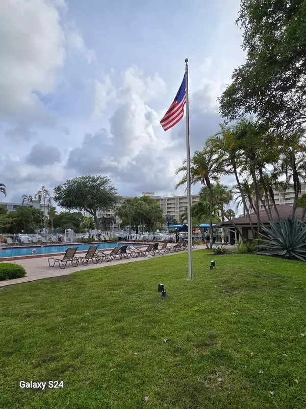 Pompano Beach, FL 33069,2651 S Course DR 509