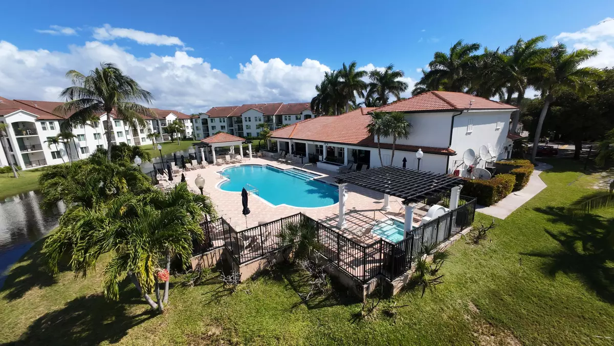 Boynton Beach, FL 33435,615 Villa CIR 615