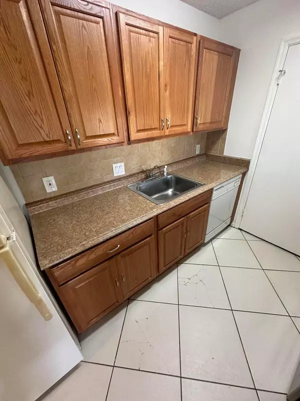 Boynton Beach, FL 33426,2315 N Congress 34 AVE 34