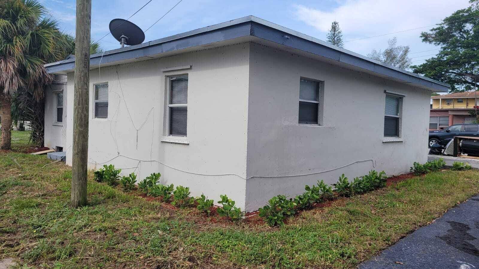 1006 Henrietta AVE, West Palm Beach, FL 33401