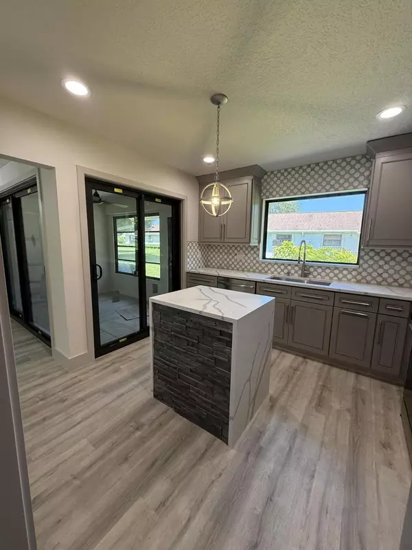 4380 Pear Tree CIR A, Boynton Beach, FL 33436