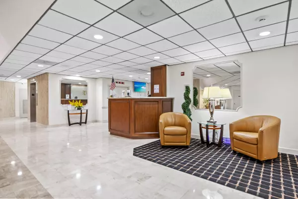 Coral Springs, FL 33065,10777 W Sample RD 319