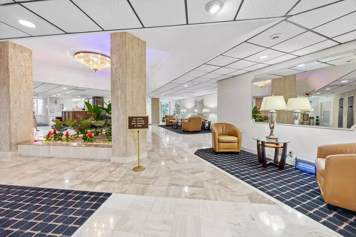 Coral Springs, FL 33065,10777 W Sample RD 319