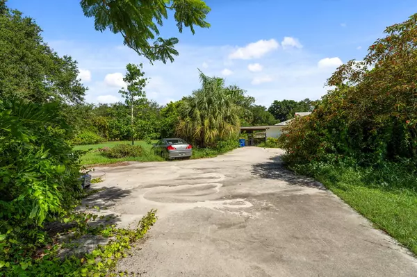 Stuart, FL 34997,513 SW Fuge RD