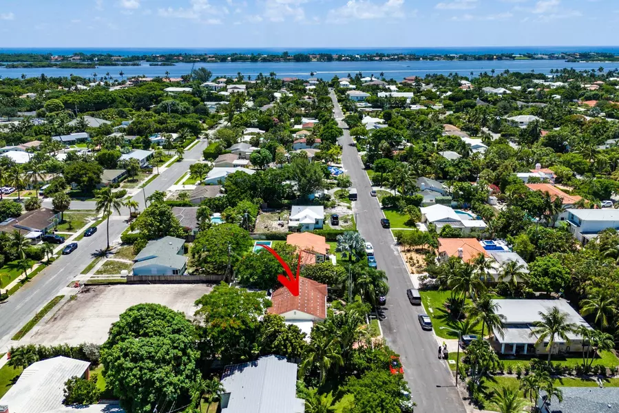 365 Linda LN, West Palm Beach, FL 33405