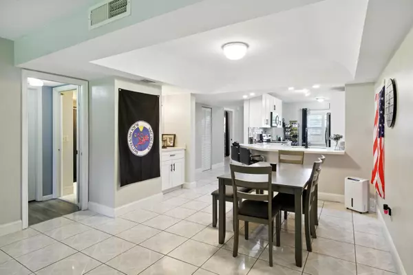 Boca Raton, FL 33428,23380 Carolwood LN 202