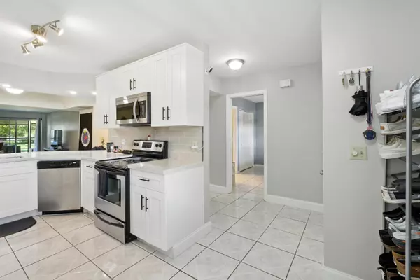 Boca Raton, FL 33428,23380 Carolwood LN 202
