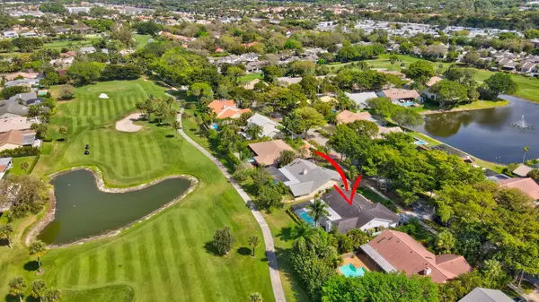 Deerfield Beach, FL 33442,355 Woodlake LN