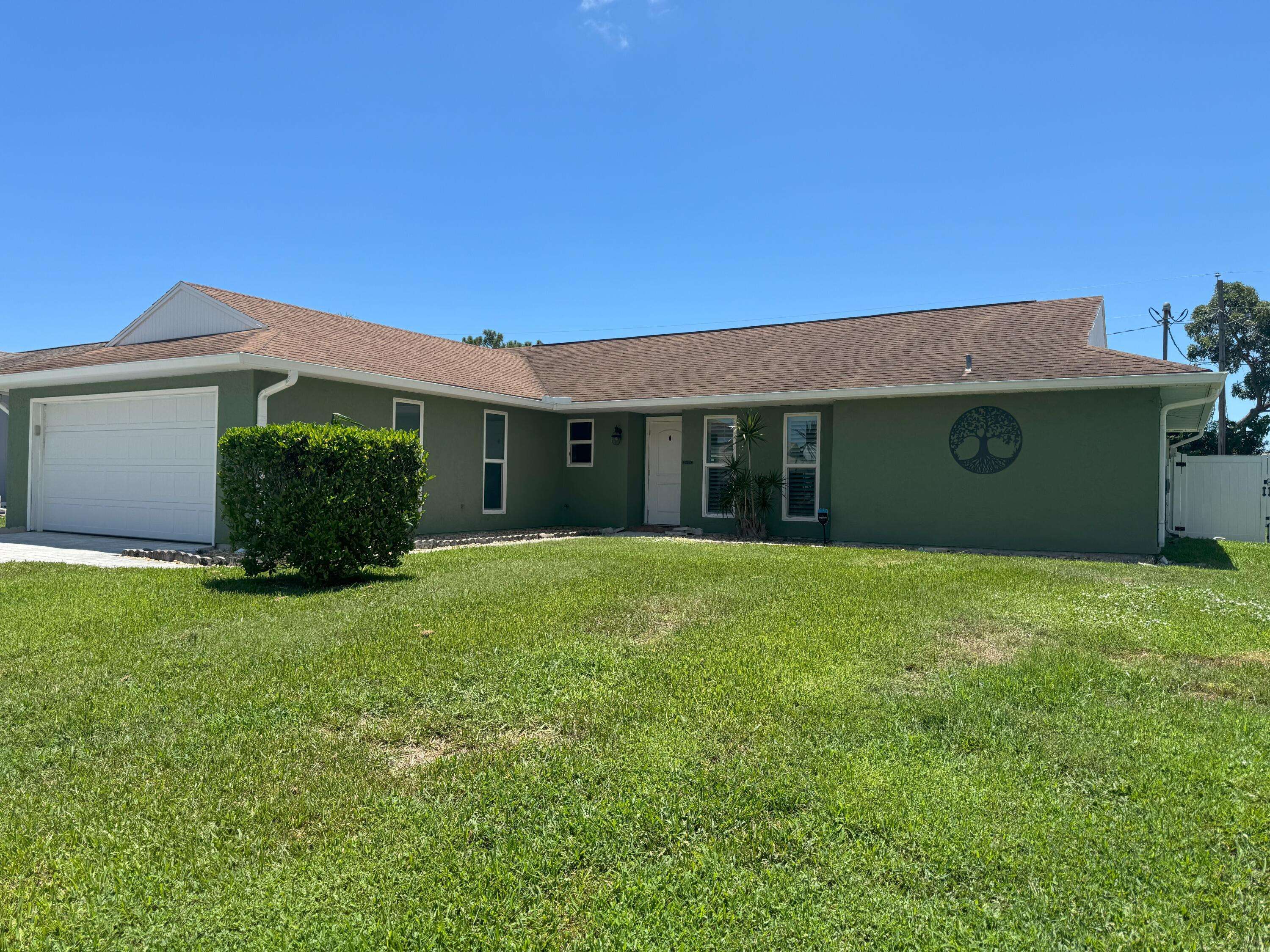 Port Saint Lucie, FL 34952,1450 SE Merion CT
