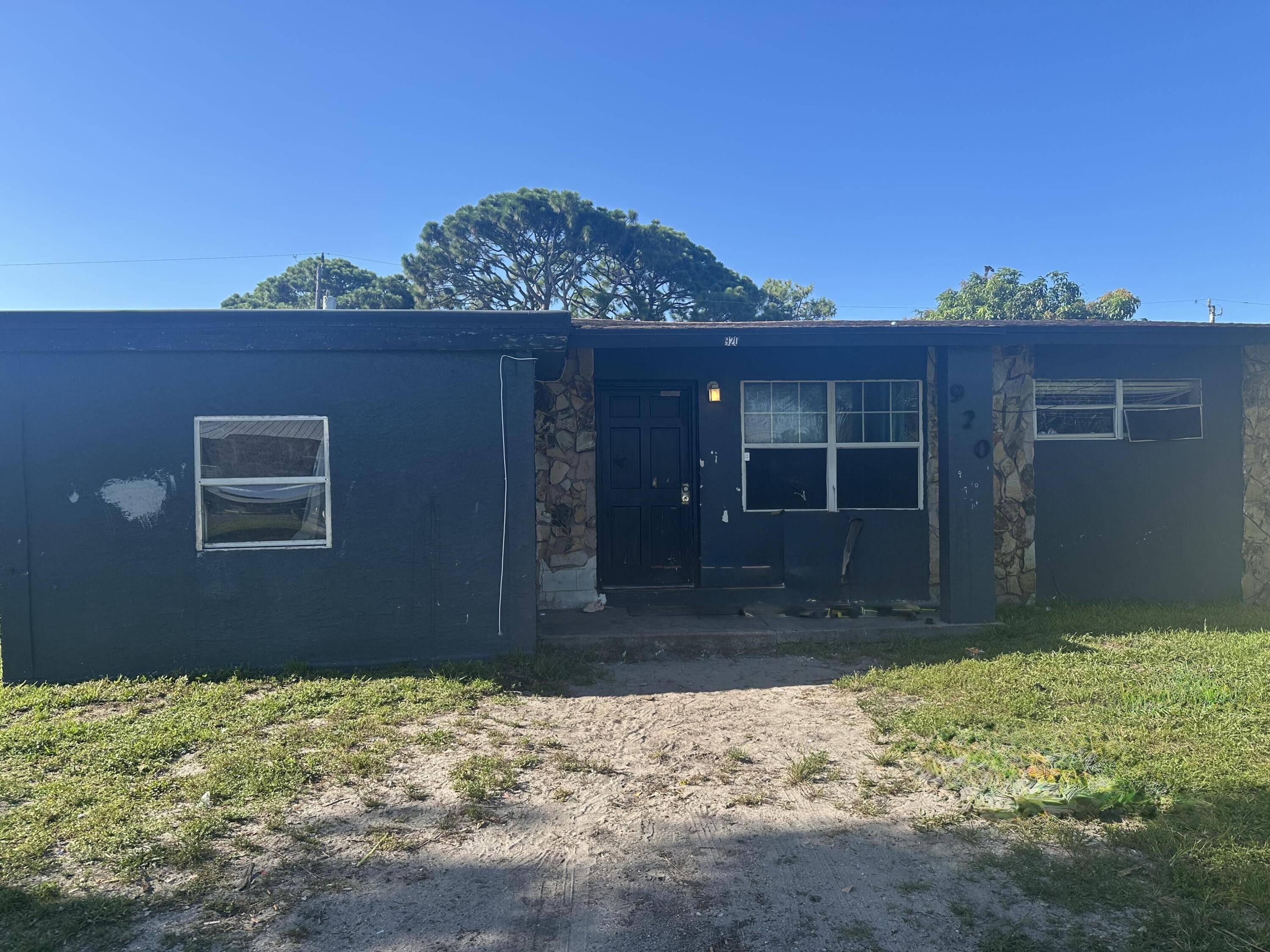 920 Revels LN, Fort Pierce, FL 34982