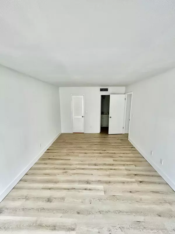 Stuart, FL 34994,944 NW NW Spruce Ridge DR B2