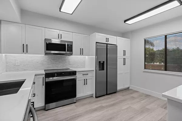 6866 Huntington LN 401, Delray Beach, FL 33446