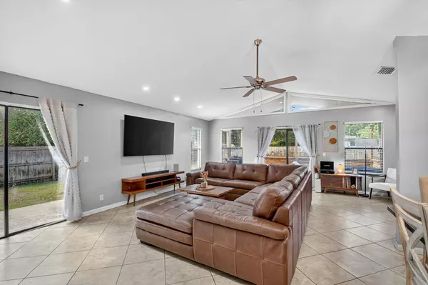 Lake Worth, FL 33463,7555 Hilltop DR