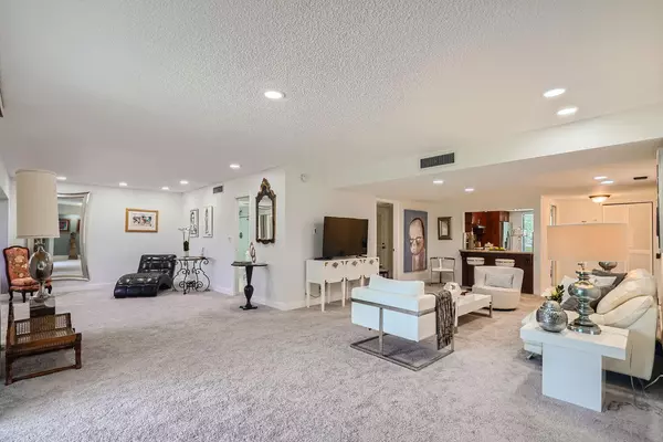 West Palm Beach, FL 33401,1705 Presidential WAY B103