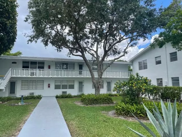 407 Sheffield Q, West Palm Beach, FL 33417